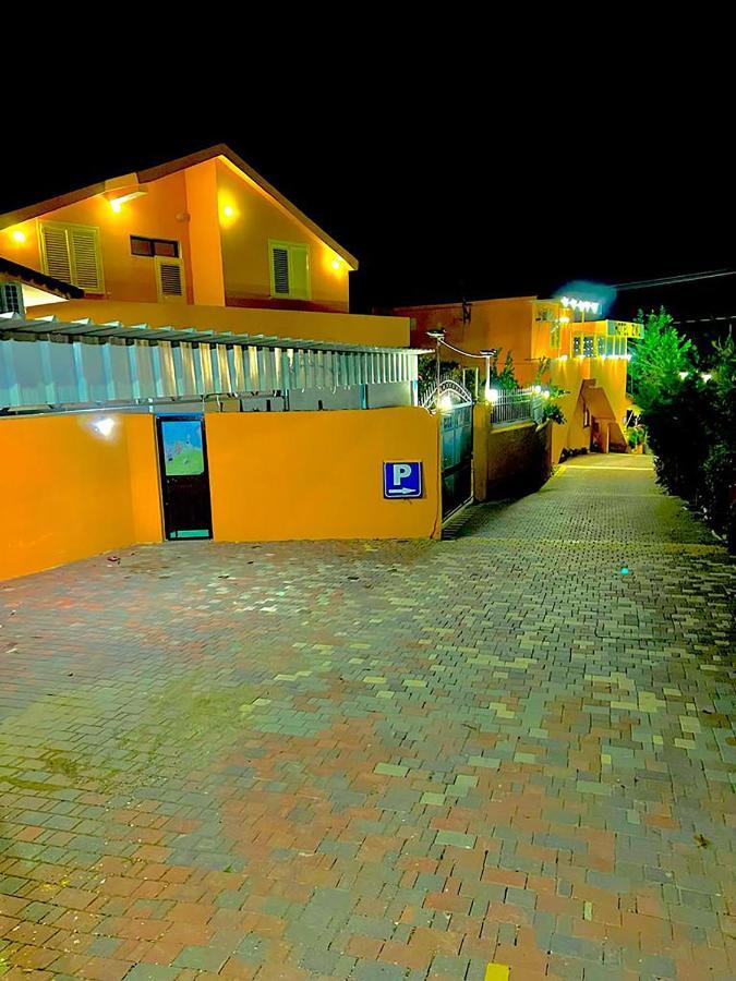 Hotel Ziku Durrës 外观 照片