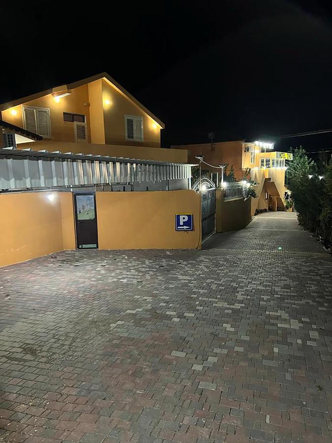 Hotel Ziku Durrës 外观 照片
